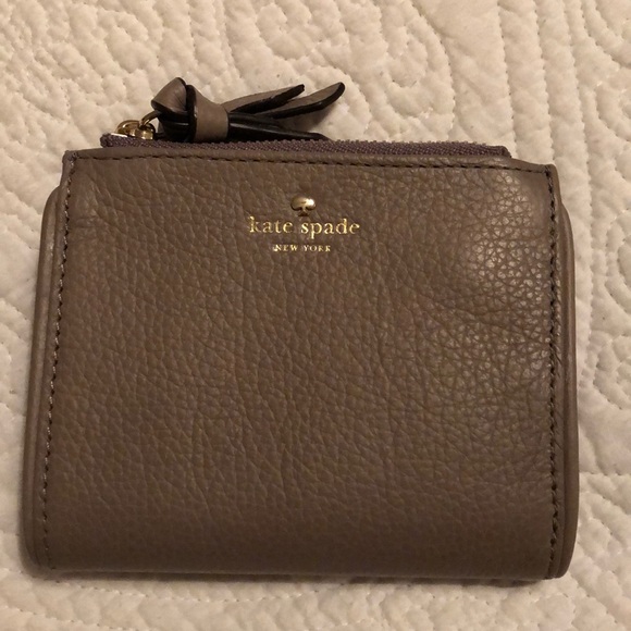 Small Kate Spade wallet - Picture 1 of 2